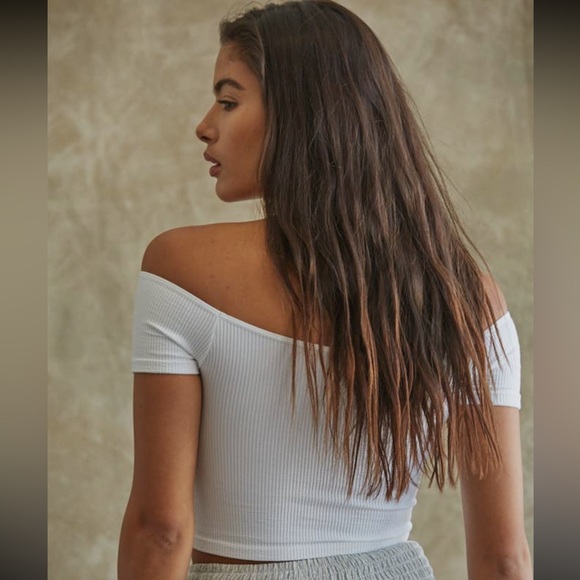High quality ribbed off the shoulder cropped tee - Picture 2 of 4